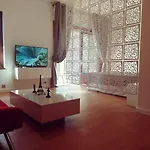 Studio Paris Apartmán *