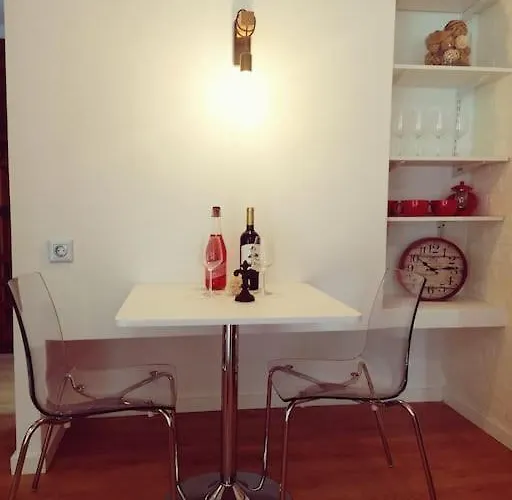 Studio Paris Естепона